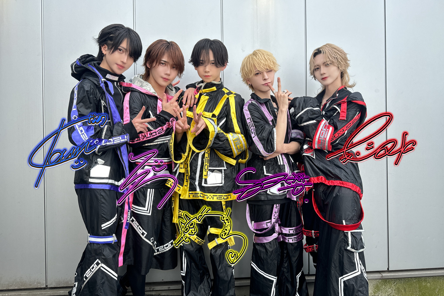 夢喰NEON／メンバー全員のサイン入り写真① #1/2000 - 「全力アピール