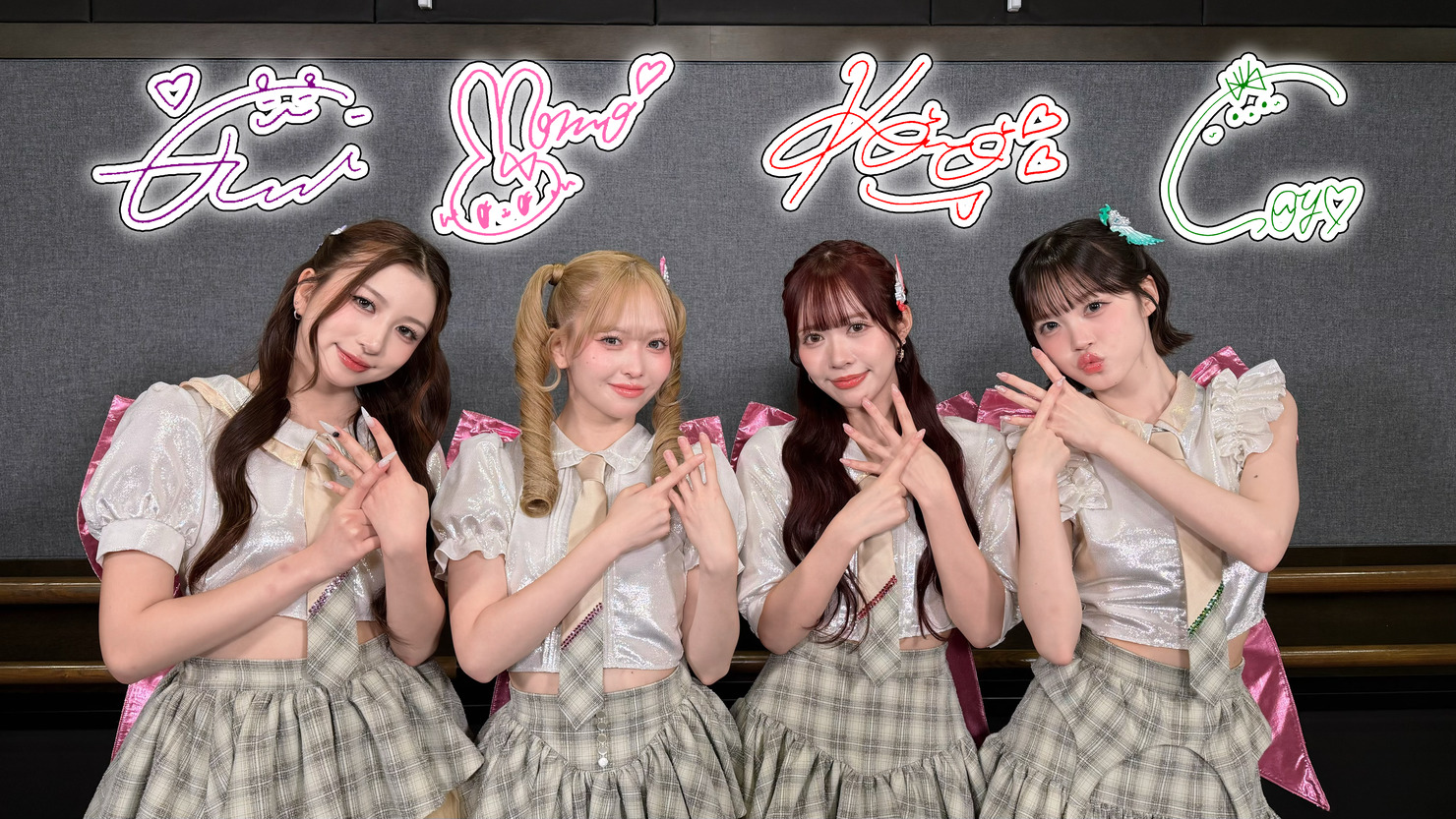 onefive／メンバー4人のサイン入り写真① #111/2000 - 「全力アピール