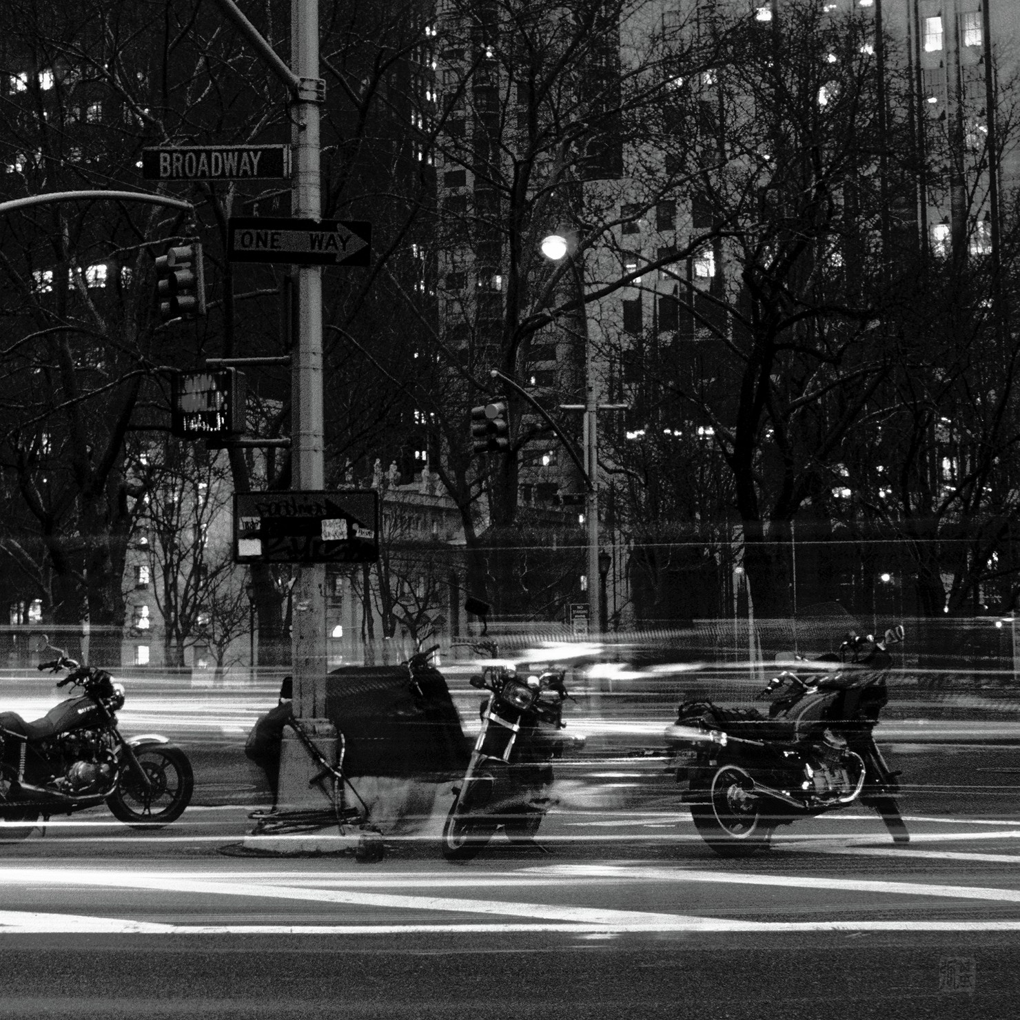 " Break " - Manhattan Night #0275_PFP -  #4/30