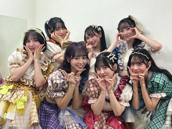 FRUITS ZIPPERメンバー全員のサイン入り写真 #737/2000