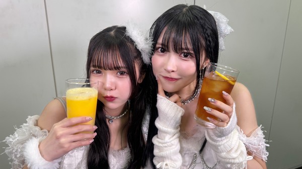 小此木流花＆津代美月のサイン入り写真 #568/2000