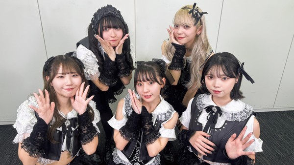 Lily of the valley/メンバー全員のサイン入り写真 #1708/2000