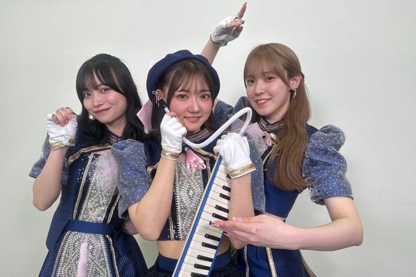 BABY-CRAYON〜1361〜/特技披露後のメンバーのサイン入り写真 #1163/2000