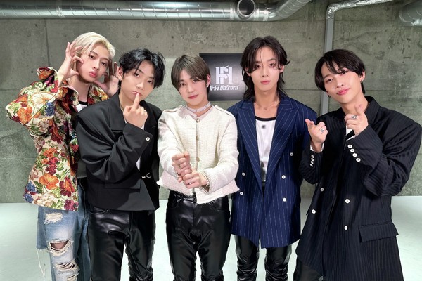 Hi-Fi Un!corn/メンバー5人のサイン入り写真④ #1110/2000