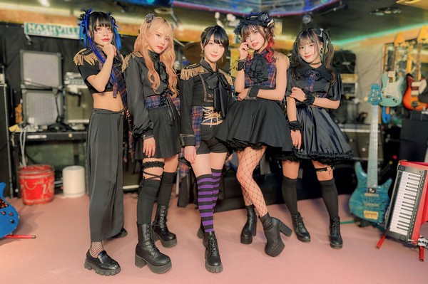 ステミレイツ／メンバー全員のサイン入り写真① #1190/2000