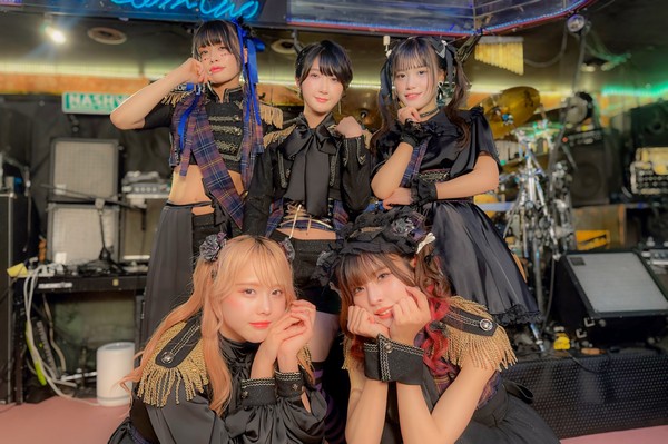 ステミレイツ／メンバー全員のサイン入り写真② #1906/2000