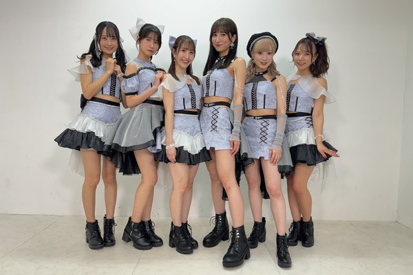 アイドルカレッジ/メンバー6人のサイン入り写真① #1660/2000