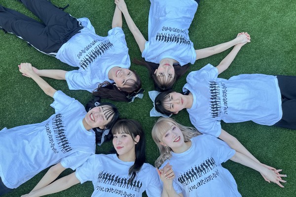 アイドルカレッジ/大縄跳びに挑戦したメンバー6人のサイン入り写真 #419/2000