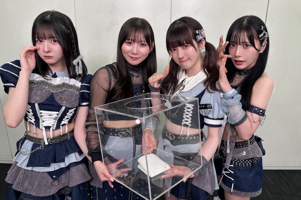 yosugala/特技を披露した未白ちあとメンバー全員のサイン入り写真 #729/2000