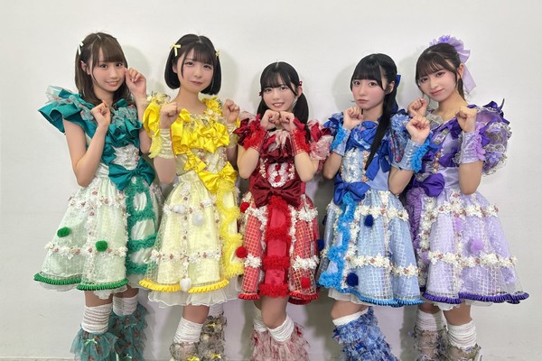 まねきケチャ/メンバー全員のサイン入り写真① #1117/2000