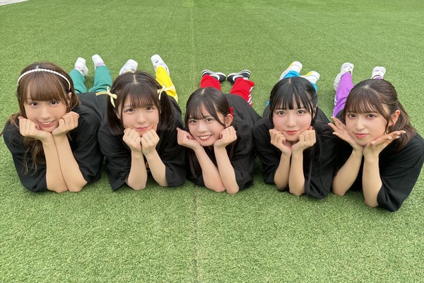 まねきケチャ/体力測定に挑戦したメンバー全員のサイン入り写真 #1835/2000