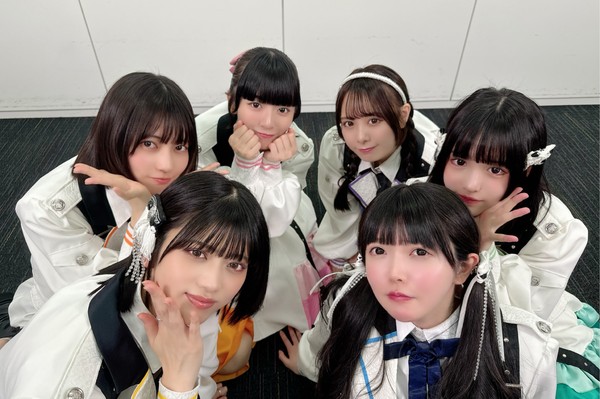 真っ白なキャンバス/メンバー全員のサイン入り写真② #1864/2000