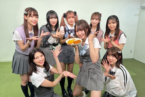 ラフ×ラフ/激辛食レポ後のメンバー全員のサイン入り写真 #366/2000