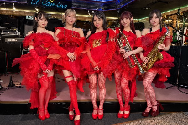 C;ON/メンバー全員のサイン入り写真① #1220/2000