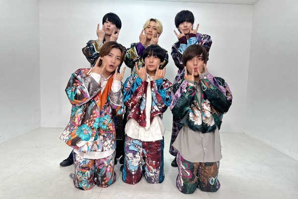 7m!n/メンバー全員のサイン入り写真② #1396/2000