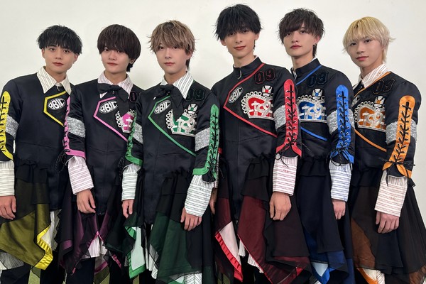 9bic／メンバー全員のサイン入り写真① #959/2000