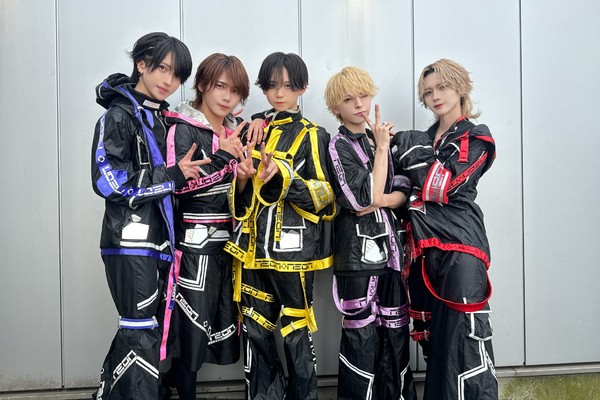 夢喰NEON／メンバー全員のサイン入り写真① #179/2000