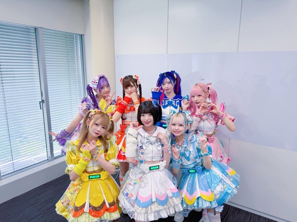 NANIMONO／メンバー全員のサイン入り写真 #1033/2000