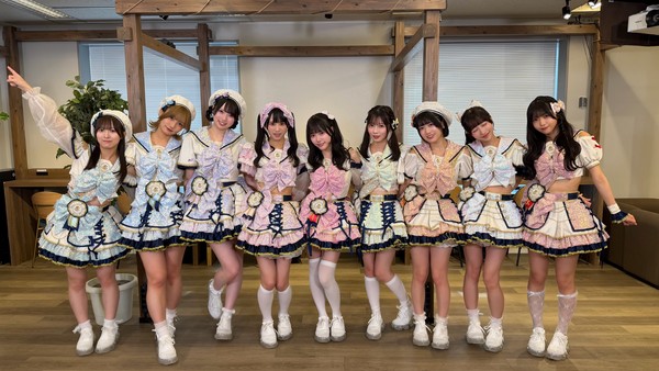 FES☆TIVE／メンバー全員のサイン入り写真③ #397/2000