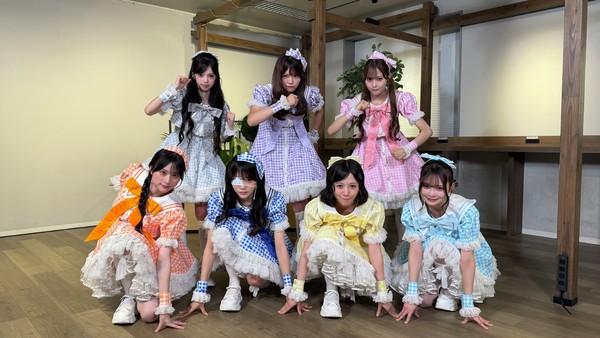 MORE STAR／メンバー７人のサイン入り写真⑤ #1189/2000