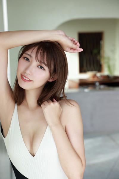 新田ゆう１ｓｔ写真集 ＹＯＵ アザーカット 5 #1/50